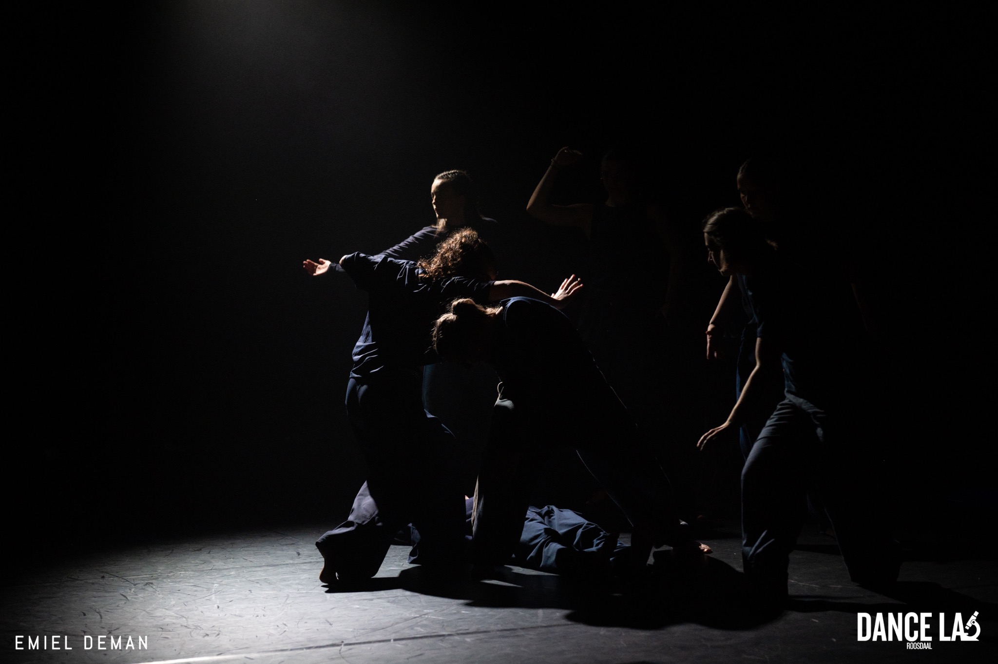 Dansers van Dance Lab Roosdaal tijdens de voorstelling